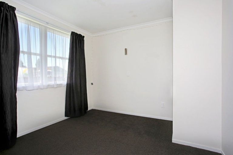 Photo of property in 1/1 Cooper Place, Papakura, 2110