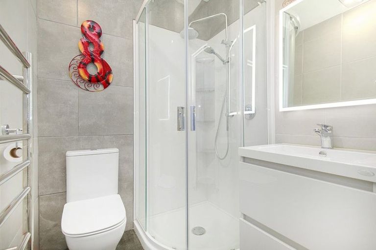 Photo of property in 33 Chester Road, Tawa, Wellington, 5028