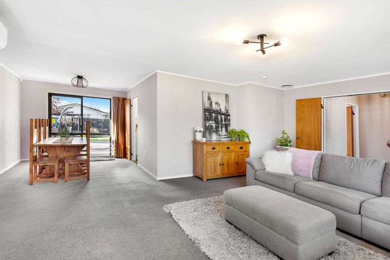 Photo of property in 18 Truscott Grove, Awapuni, Palmerston North, 4412