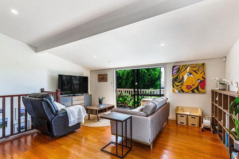 Photo of property in 29a Clayburn Road, Glen Eden, Auckland, 0602