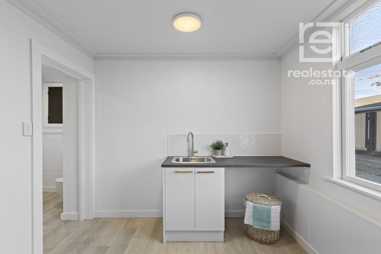 Photo of property in 16 Bulteel Street, New Plymouth, 4310