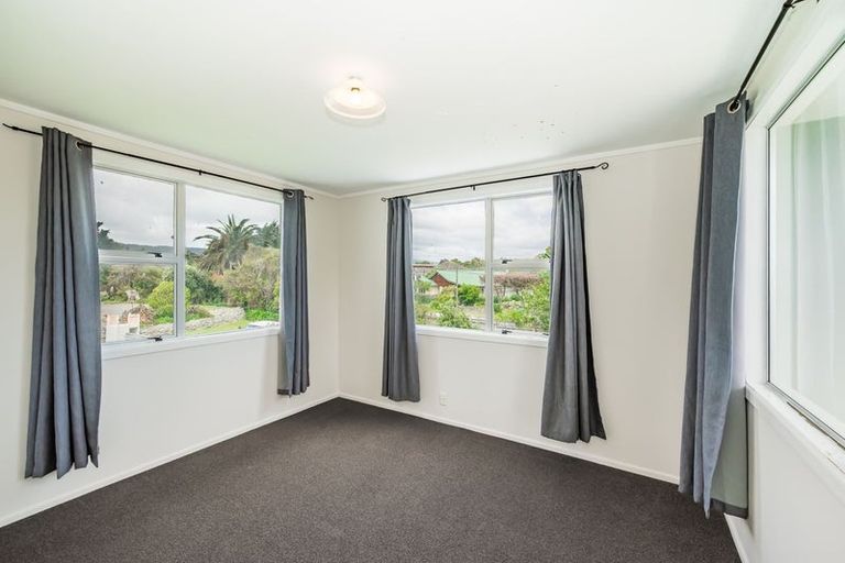 Photo of property in 4 Eatwell Avenue, Paraparaumu Beach, Paraparaumu, 5032