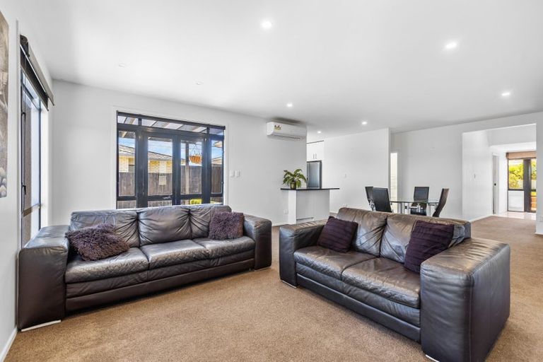 Photo of property in 49 Paynters Avenue, Strandon, New Plymouth, 4312