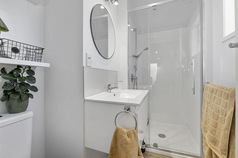 Photo of property in 25a Matai Road, Stanmore Bay, Whangaparaoa, 0932