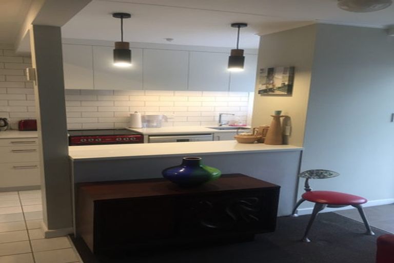 Photo of property in 1/1 Sylvan Park Avenue, Milford, Auckland, 0620