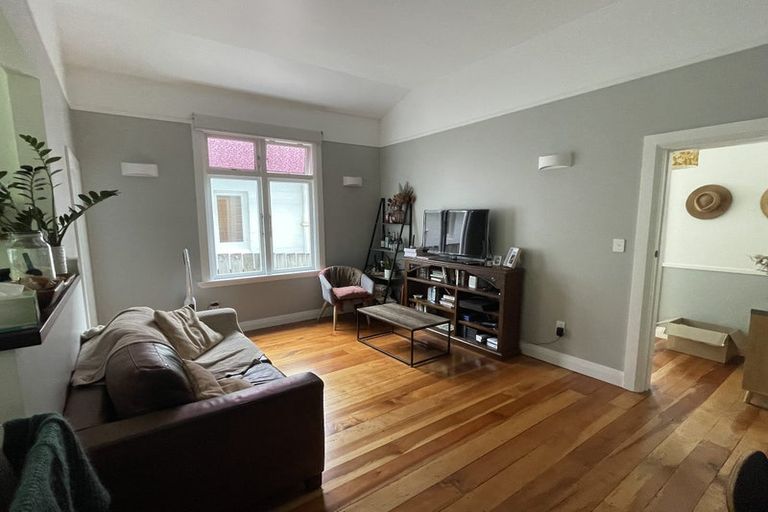 Photo of property in 232 Sutherland Road, Lyall Bay, Wellington, 6022