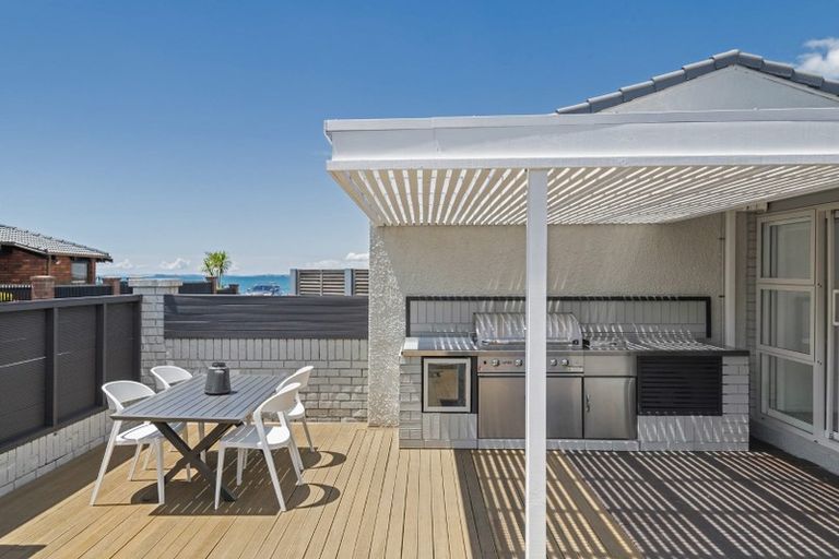 Photo of property in 2/26 Manly Esplanade, Browns Bay, Auckland, 0630