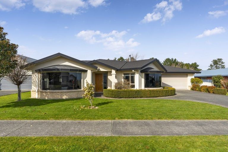 Photo of property in 32 Cody Crescent, Lansdowne, Masterton, 5810