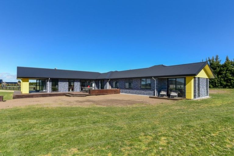 Photo of property in 39 Landsborough Drive, Darfield, 7571