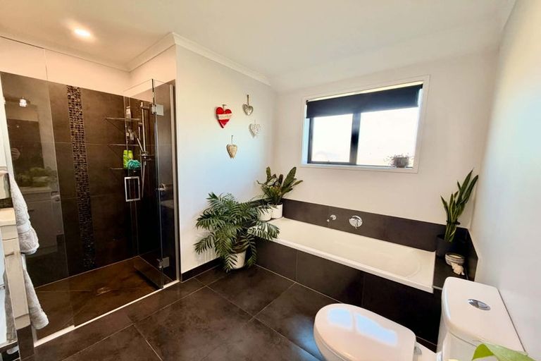 Photo of property in 3 Downer Access Road, Kaukapakapa, 0873