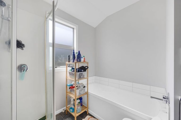 Photo of property in 28 Sunstone Crescent, Brown Owl, Upper Hutt, 5018