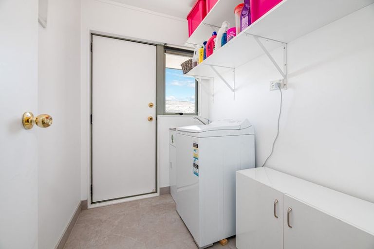 Photo of property in 30 Legacy Drive, Henderson, Auckland, 0612