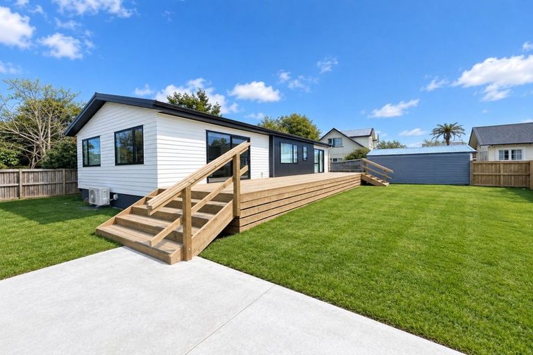 Photo of property in 8a Holden Avenue, Holdens Bay, Rotorua, 3010