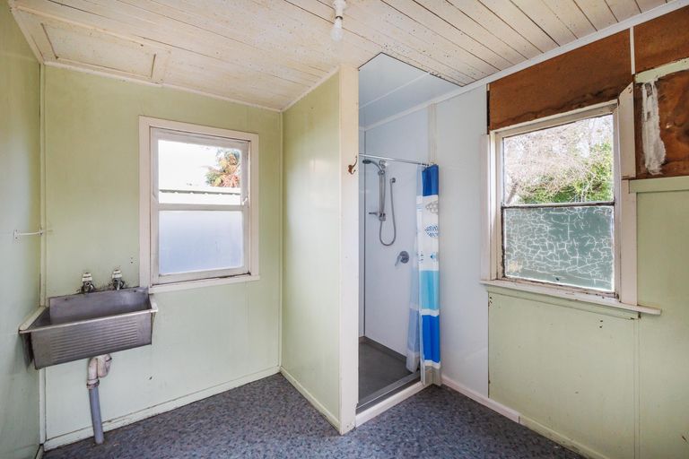 Photo of property in 11 Rosalie Terrace, Kelvin Grove, Palmerston North, 4414
