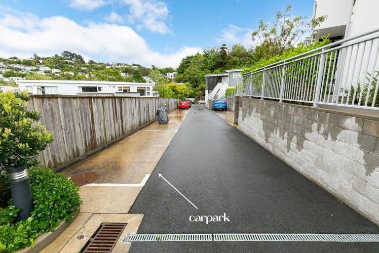 Photo of property in 6 Atkinson Street, Newlands, Wellington, 6037