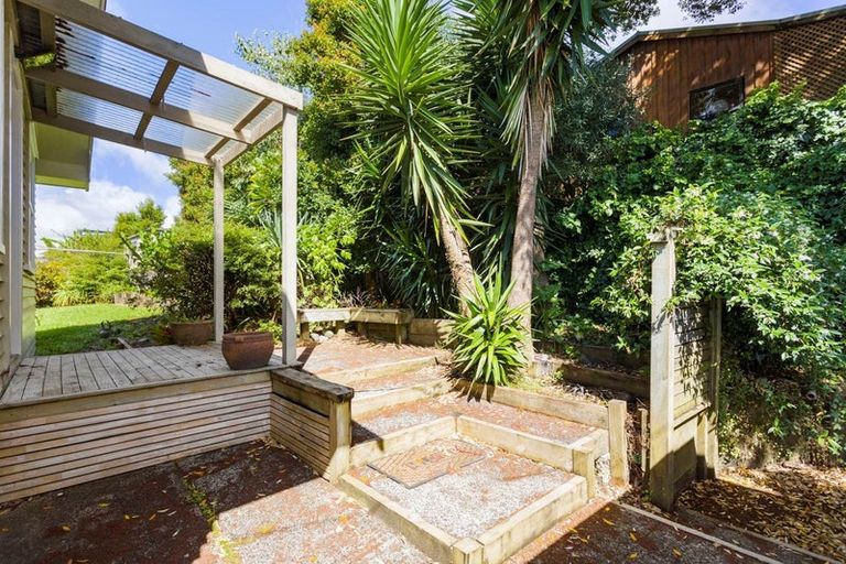 Photo of property in 211a Sunnynook Road, Wairau Valley, Auckland, 0627