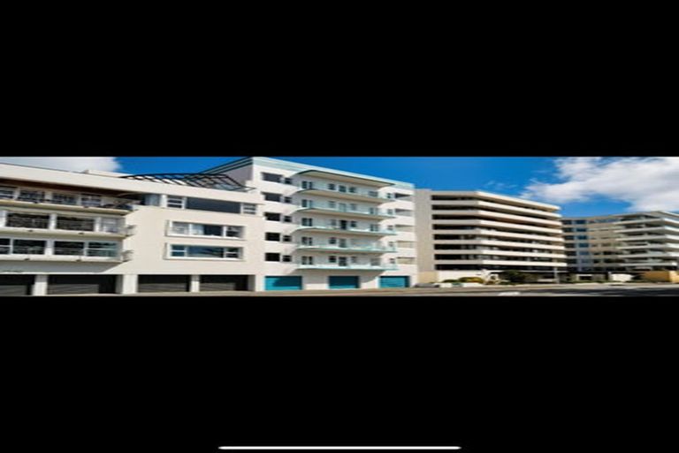 Photo of property in Sunhaven Flats, 262 Oriental Parade, Oriental Bay, Wellington, 6011