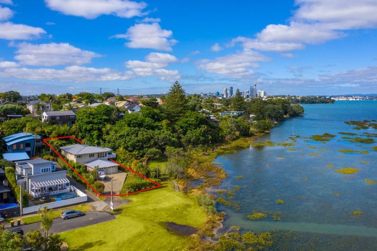 Photo of property in 55 Kawerau Avenue, Devonport, Auckland, 0624