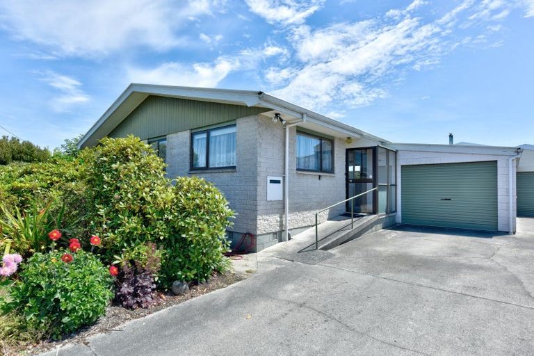 Photo of property in 13a Irving Street, Gore, 9710