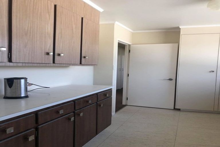 Photo of property in 1/36 Exmouth Road, Northcote, Auckland, 0627