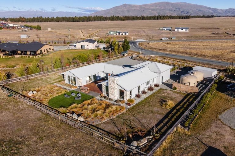 Photo of property in 2 Boundary Terrace, Twizel, 7999