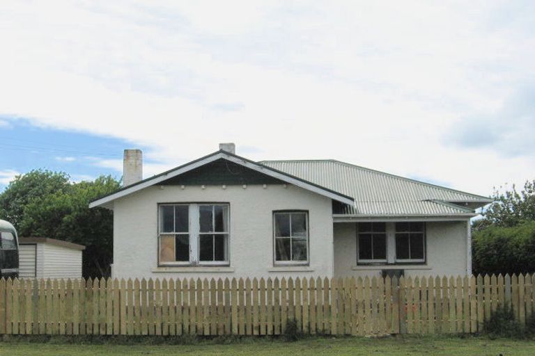 Photo of property in 12 Resolution Street, Tolaga Bay, 4077