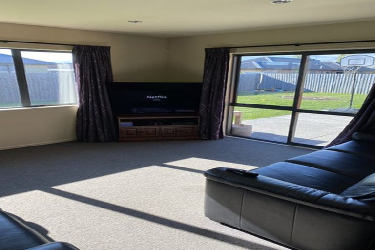 Photo of property in 51 Factory Road, Belfast, Christchurch, 8051