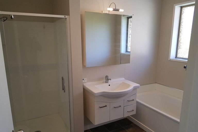 Photo of property in 240 Helensburgh Road, Helensburgh, Dunedin, 9010