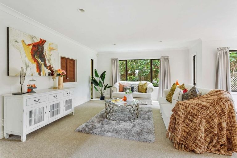 Photo of property in 29 Manu Place, Pinehill, Auckland, 0632