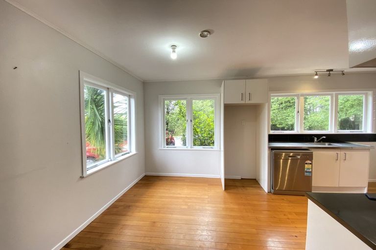 Photo of property in 1/66 Buscomb Avenue, Henderson, Auckland, 0610