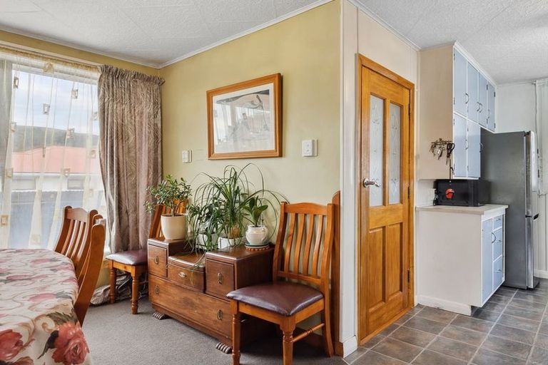 Photo of property in 100 Ashmore Street, Halfway Bush, Dunedin, 9010