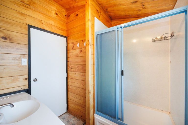 Photo of property in 17 Lockhart Avenue, Milson, Palmerston North, 4414