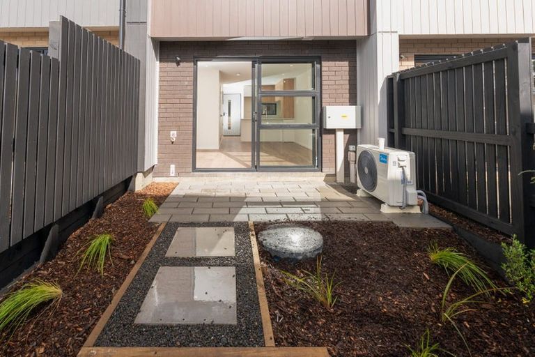 Photo of property in 3/474 West Coast Road, Glen Eden, Auckland, 0602