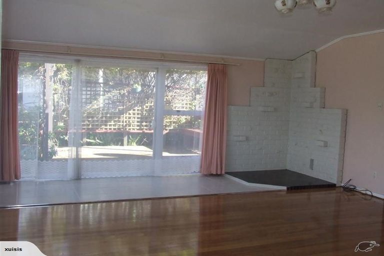 Photo of property in 8 Cypress Place, Sunnynook, Auckland, 0620