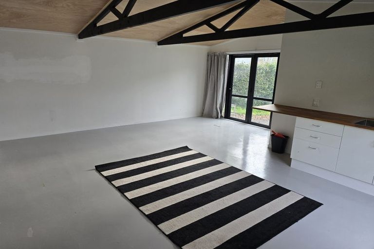 Photo of property in 11 Dellwood Avenue, Henderson, Auckland, 0612