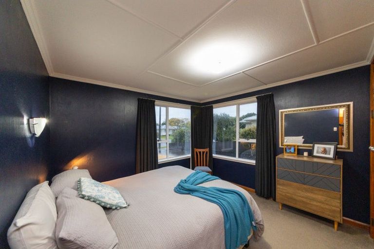 Photo of property in 16 Nairn Crescent, Awapuni, Palmerston North, 4412