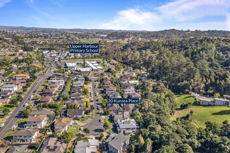Photo of property in 20 Kunzea Place, Greenhithe, Auckland, 0632