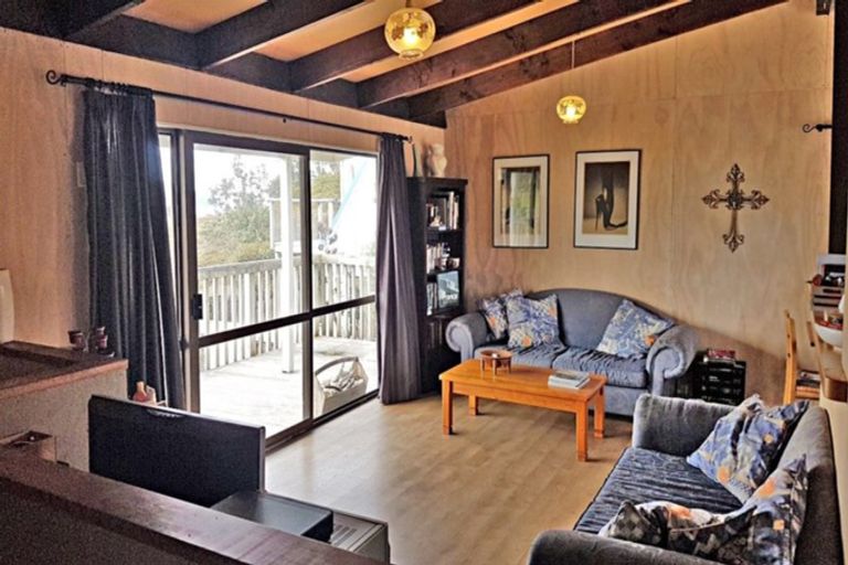Photo of property in 104 Ocean Beach Road, Tairua, 3508