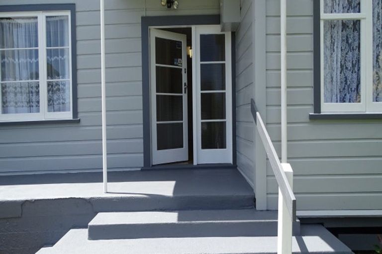 Photo of property in 78 Queen Street West, Levin, 5510