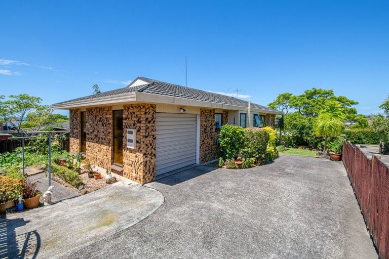 Photo of property in 1/213 Hibiscus Coast Highway, Red Beach, 0932