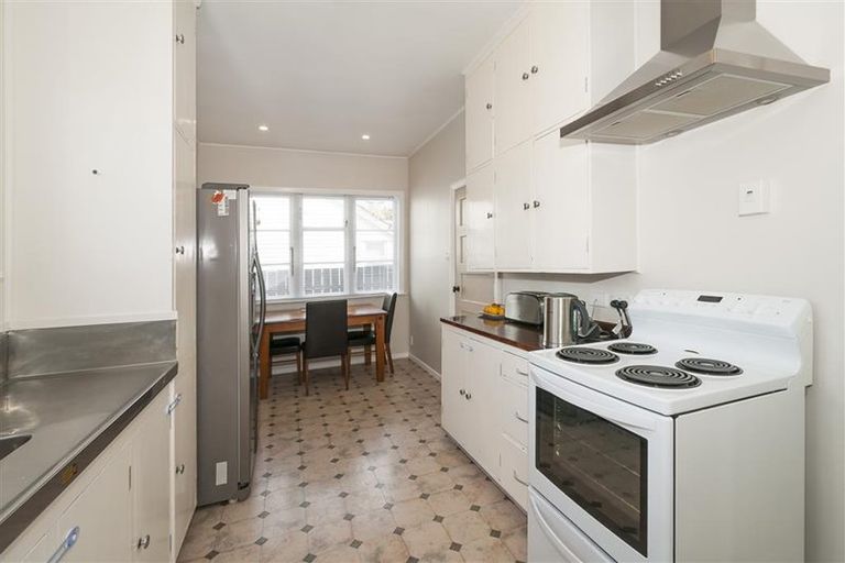 Photo of property in 106 Naenae Road, Naenae, Lower Hutt, 5011