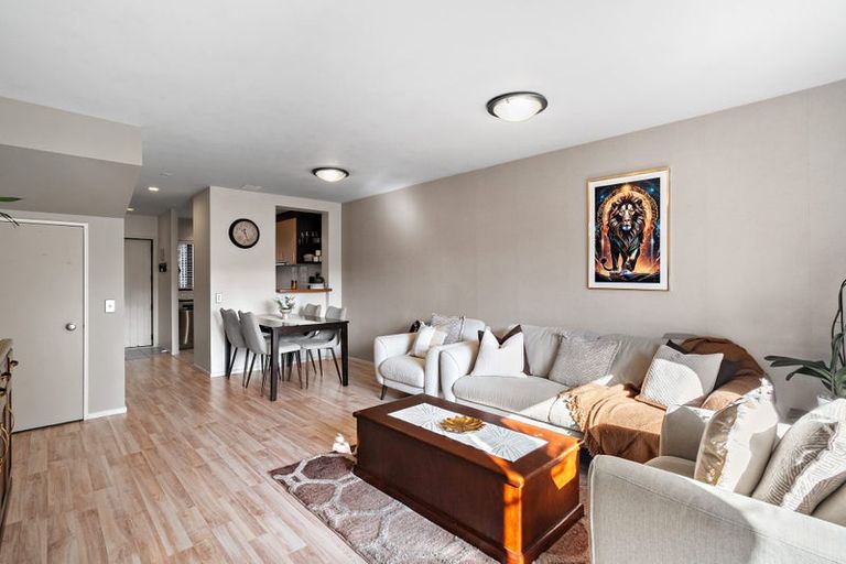 Photo of property in The Grange, 25/92 Bush Road, Albany, Auckland, 0632