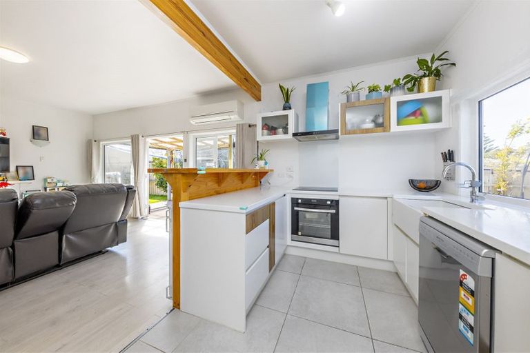 Photo of property in 2/15 Hill Road, Papatoetoe, Auckland, 2025