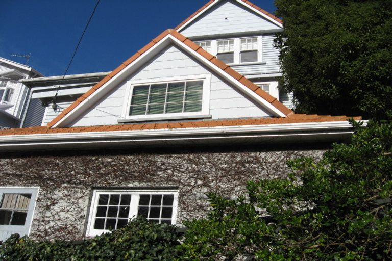 Photo of property in 21 Lower North Terrace, Kelburn, Wellington, 6012