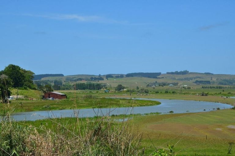 Photo of property in 35 Kowhai Street, Helensville, 0800