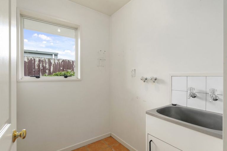 Photo of property in 2/116 Yaldhurst Road, Sockburn, Christchurch, 8042