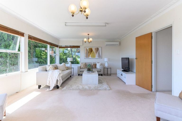 Photo of property in 15 Marywil Crescent, Hillcrest, Auckland, 0627