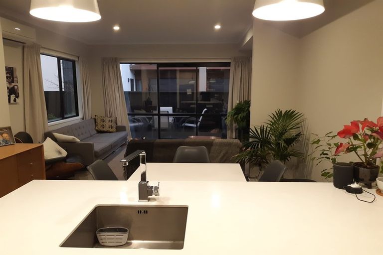 Photo of property in 2/13 Beale Street, Hamilton East, Hamilton, 3216