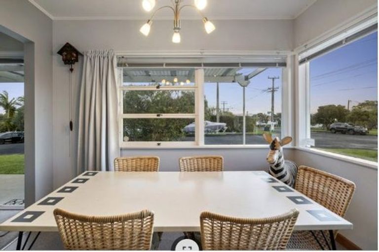 Photo of property in 106 Eversleigh Road, Belmont, Auckland, 0622