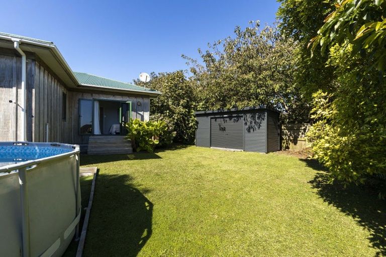 Photo of property in 128 Wairau Road, Oakura, 4314